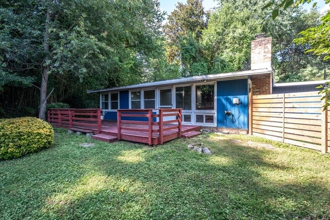Building Photo - 2910 Pine Spring Rd