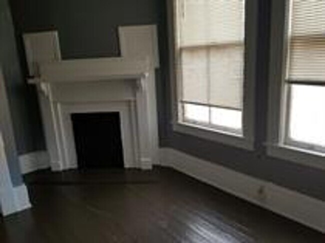 Building Photo - 1106 E 33rd St