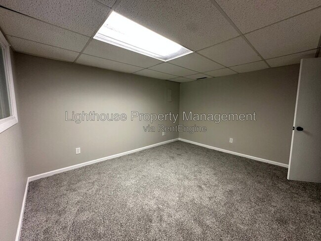 Building Photo - 120 Heather Hills Dr