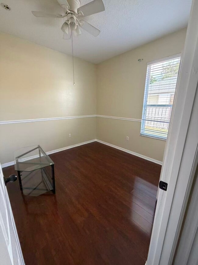 Building Photo - 404 Bluff Pass Dr