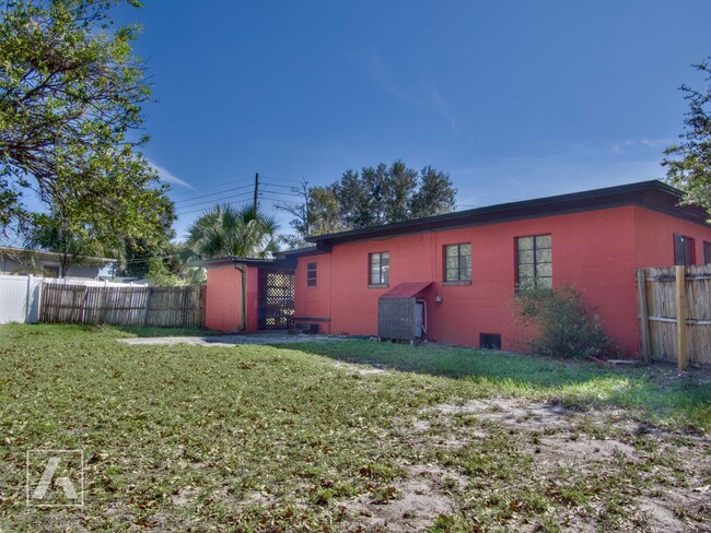 Building Photo - 2/1 Bungalow in the Heart of Audubon Park!!!