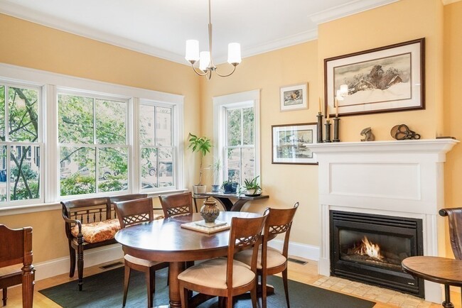 Building Photo - 381 Huron Ave