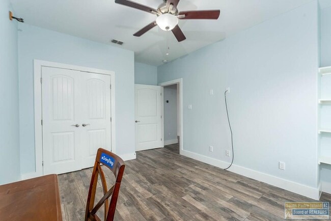 Building Photo - 133 Oleander Dr