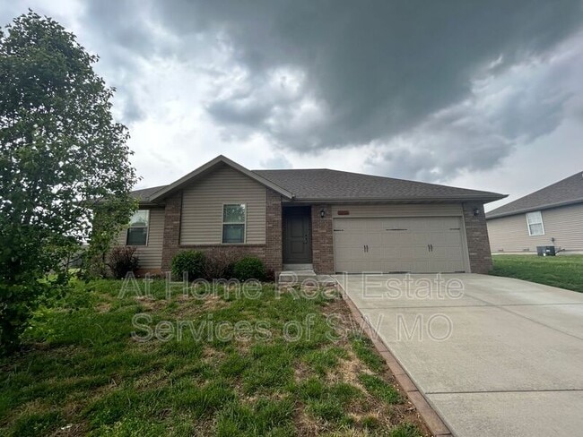 Primary Photo - 1107 S Tanner Dr