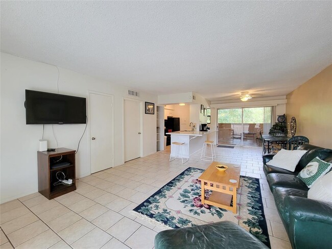 Building Photo - 3809 N Braeswood Blvd