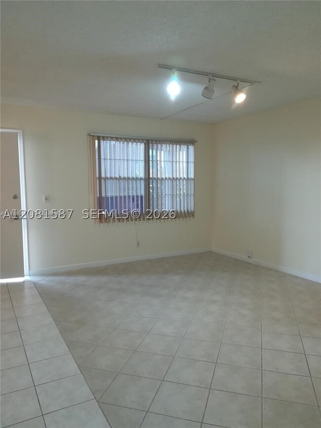 Building Photo - 13455 SW 9th Ct