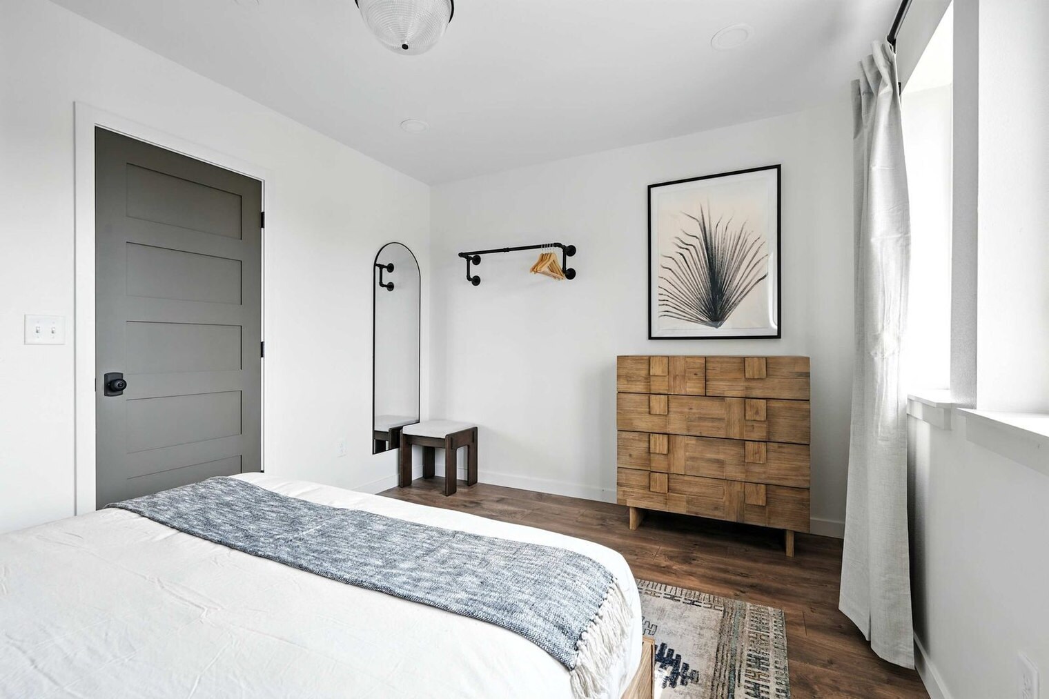 Building Photo - 925 NE 23rd Ave