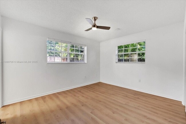Building Photo - 4090 SW 69th Ave