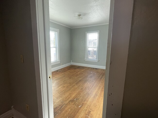 Front bedroom - 112 W Forest St