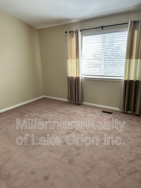 Building Photo - 3189 Silverbrook Dr