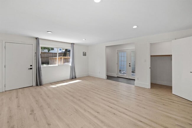 Building Photo - 1804 Northwood Rd