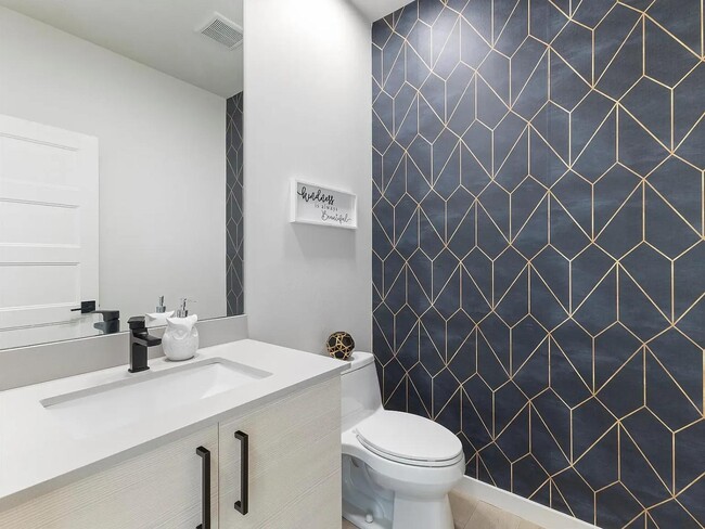 Building Photo - 2082 Dennison Ln