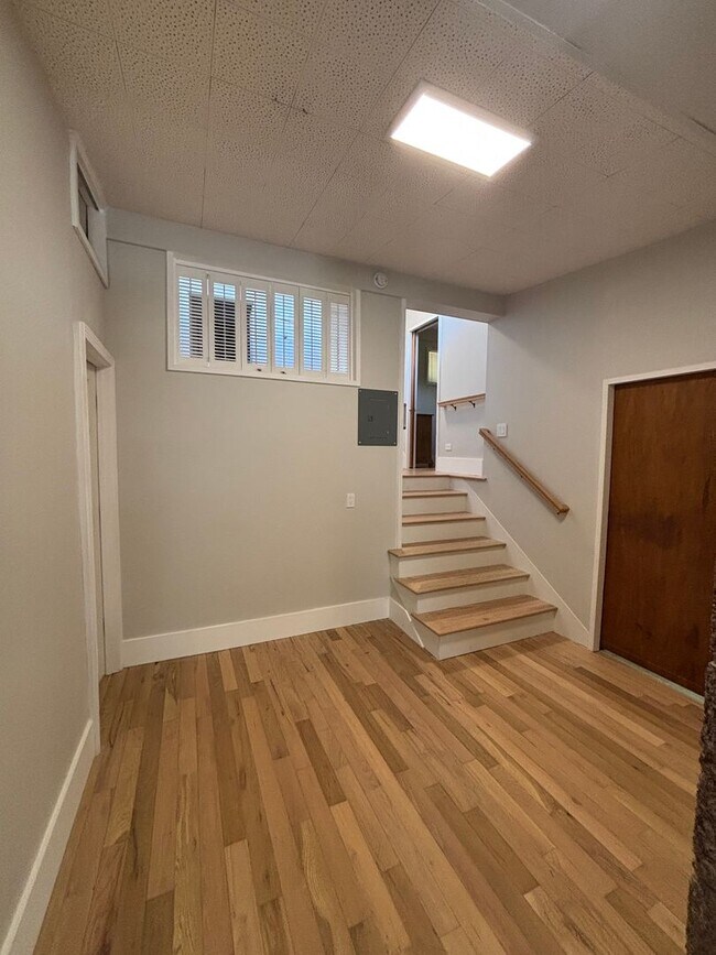 Building Photo - Updated Rancher in Norris!!