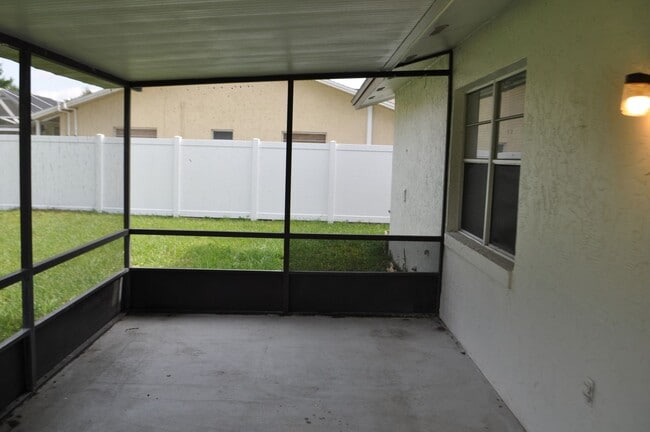 Building Photo - Quaint Home with all Tile floors