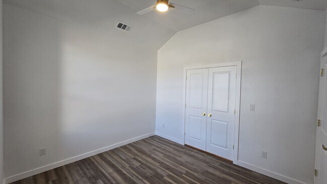 Building Photo - 1011 N Carol Ave