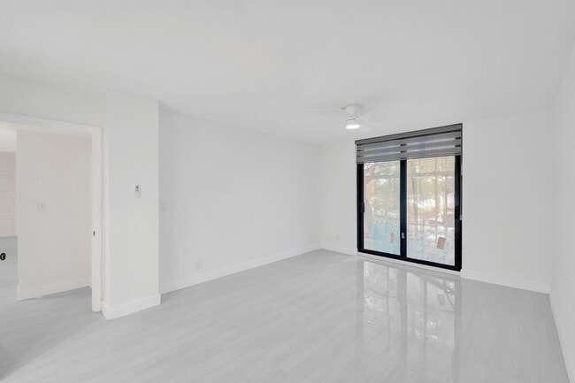 Building Photo - 3800 N Hills Dr
