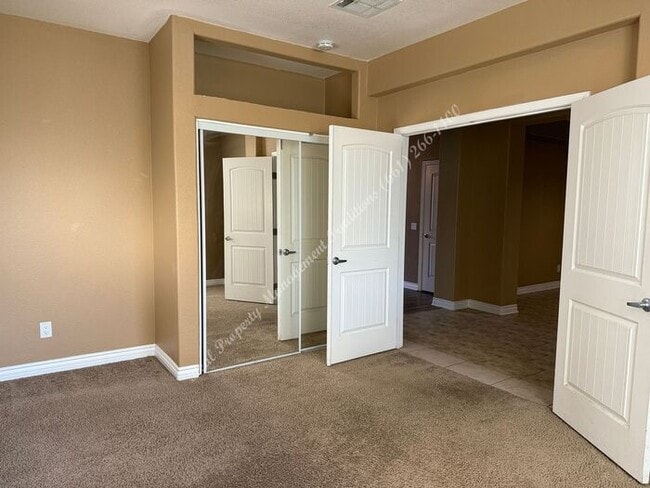 Building Photo - New Year Special! 50% Off First Months Rent!