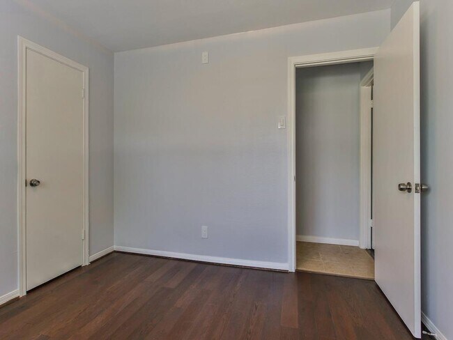 Building Photo - 12514 Kingsride Ln