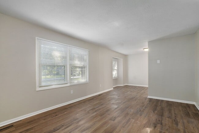 Building Photo - Charming 3 bedroom,  2 bathroom house for ...