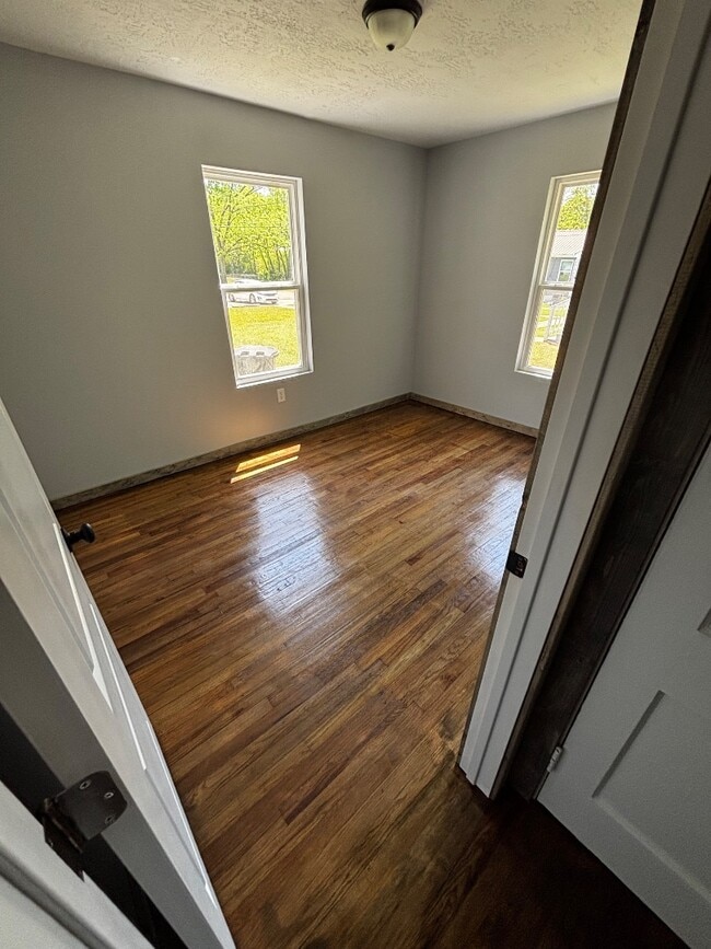 Building Photo - 229 13th St S