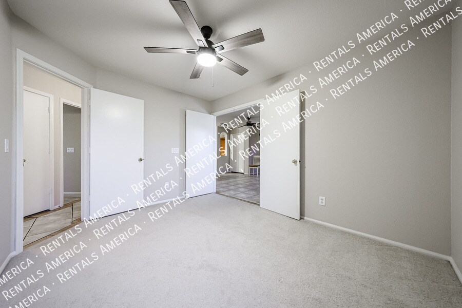 Building Photo - 42610 W Michaels Dr