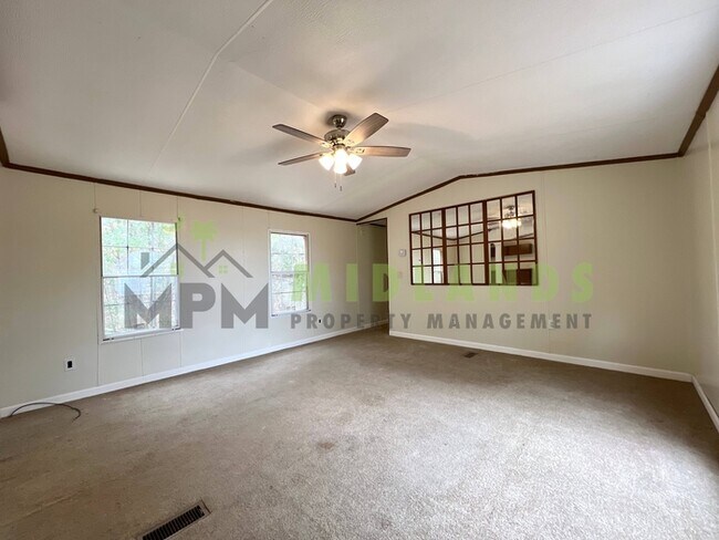 Building Photo - 575 Forts Pond Rd