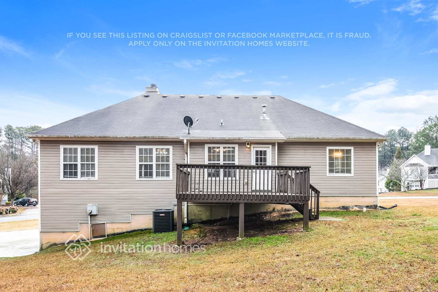 Building Photo - 15 Water's Edge Dr SE