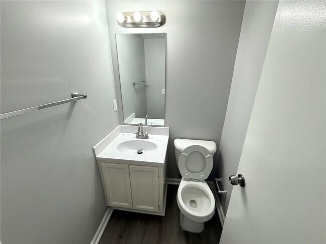 Building Photo - 3628 N Hopkins Ct