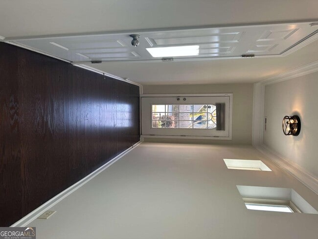 Building Photo - 403 Village View