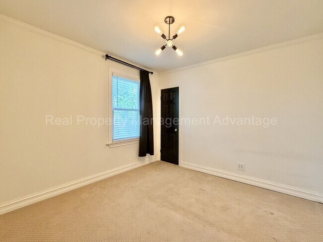 Building Photo - Complete Ferndale Renovation - 4 Bedrooms and Two Full Bathrooms!