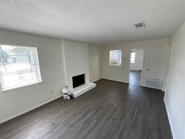 Building Photo - 7004 Millrace Dr