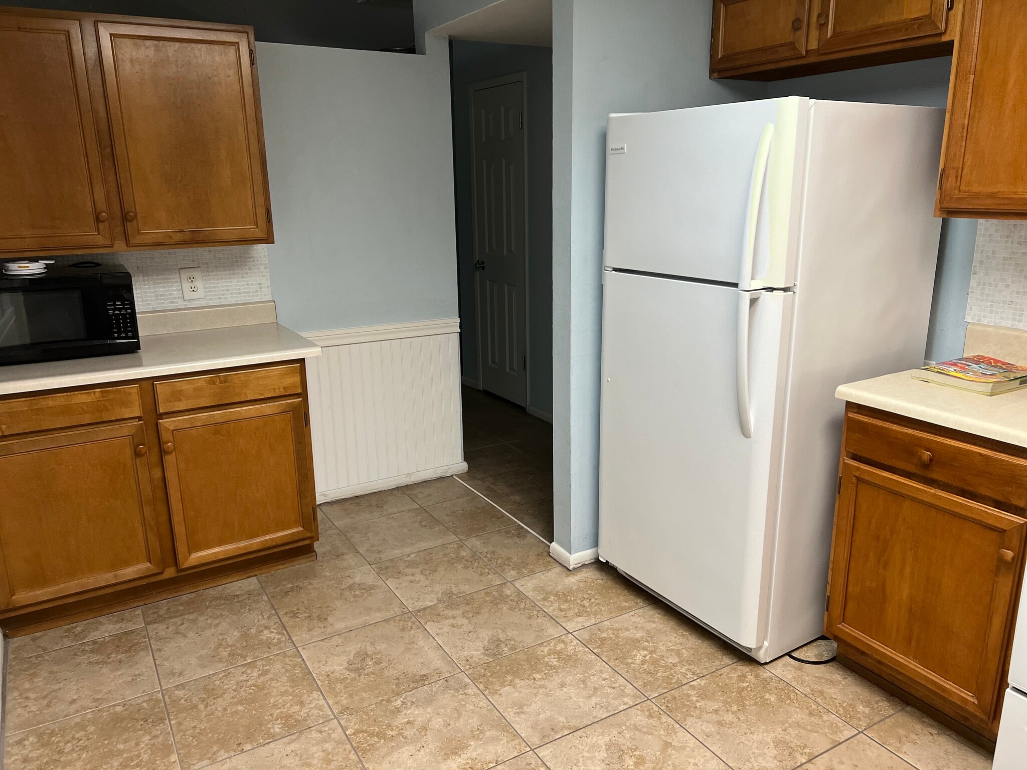 Kitchen - 10946 W Canterbury Dr
