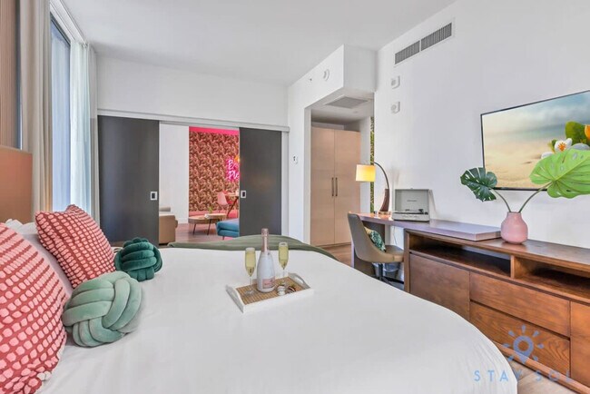 Building Photo - 777 N Ocean Dr