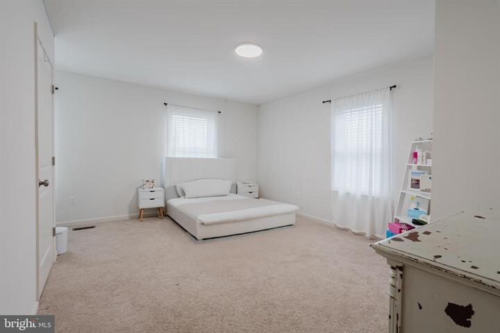 Building Photo - 1706 Torker St