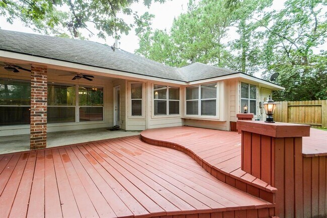 Building Photo - 18 Bonnaire Dr