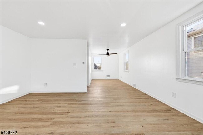 Building Photo - 88 Mitchell St