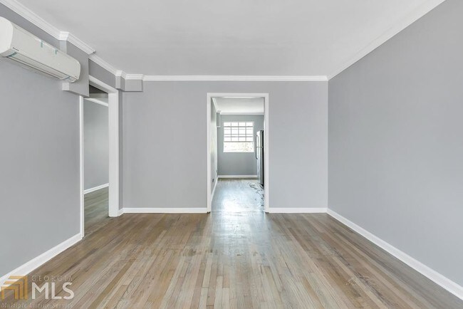 Building Photo - 714 Bryan St SE