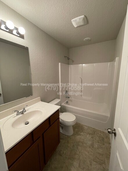 Building Photo - 2429 Sebright Ave