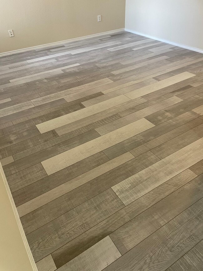 Building Photo - 6325 Cedar Falls Dr