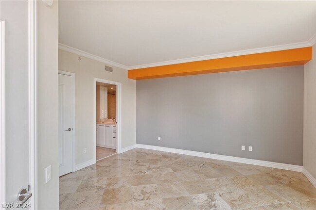 Building Photo - 322 Karen Ave