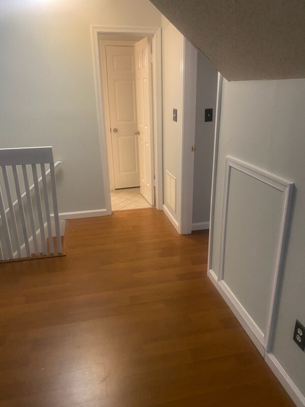 Building Photo - 5017 Gatehouse Way