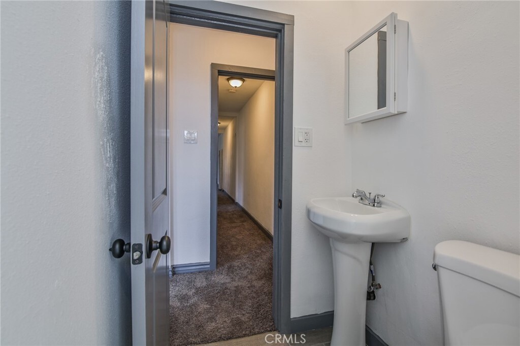 Master bath - 920 E 91st St