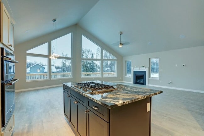 Building Photo - Live in luxury and style in this new, modern 4 bedroom home with upgraded everything, mountain vi...