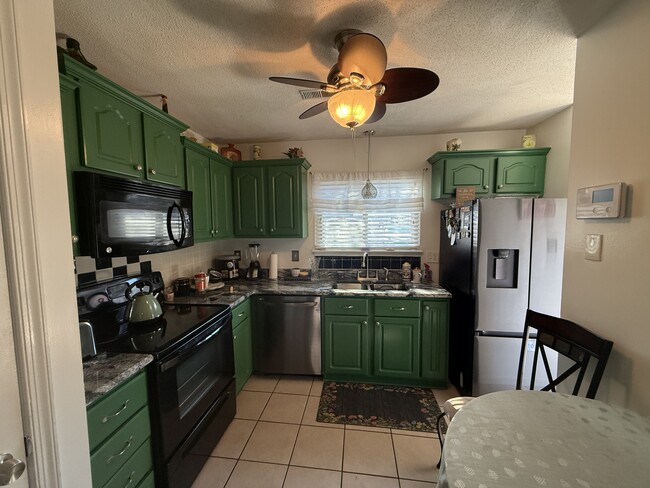 Building Photo - 3711 San Pablo Dr