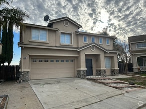 Building Photo - Amazing Floor Plan with 5 Bedrooms!