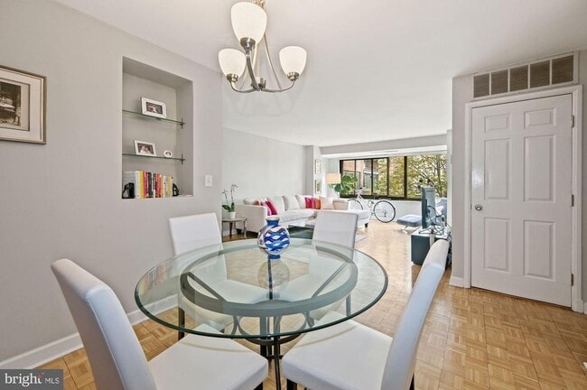 Building Photo - 1077 30th St NW