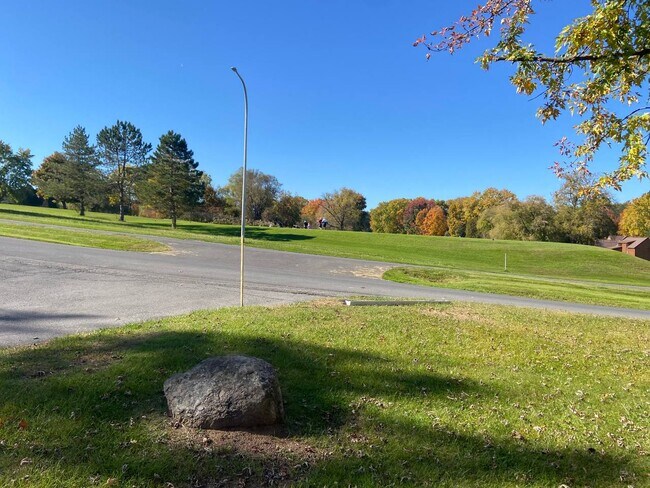 Building Photo - 356 Village Blvd N