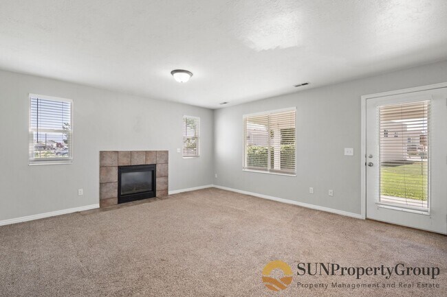 Building Photo - 5458 S 4250 W