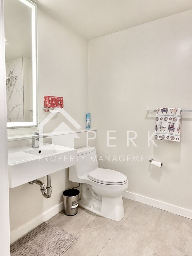Building Photo - Modern 1 Bed, 1 Bath Condo at Koda