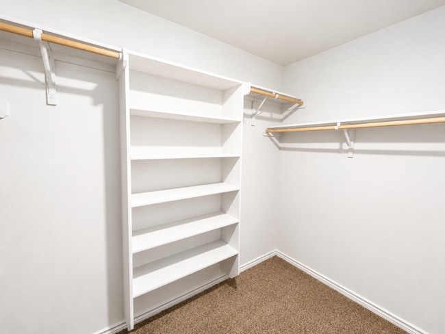 Building Photo - Available for Move-in June 10th!
